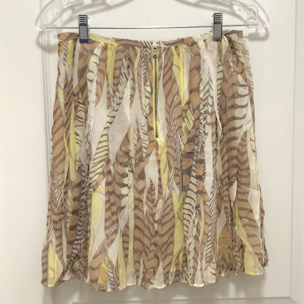 ✨HOST PICK✨*BRAND NEW* Club Monaco Geometric Print Silk (Molli) Skirt - Size 0 - Picture 2 of 12